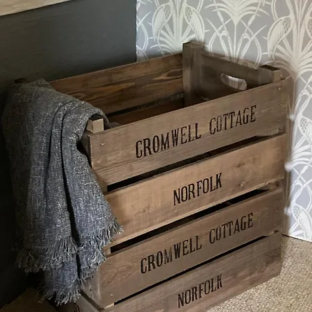 Cromwell Cottage - Dog Friendly Факенхем Экстерьер фото
