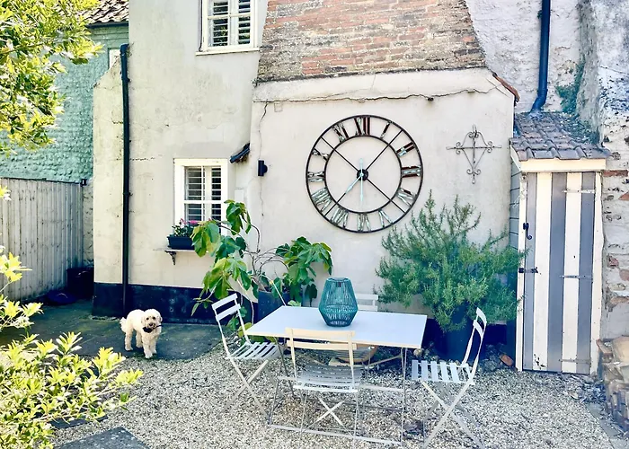 Cromwell Cottage - Dog Friendly